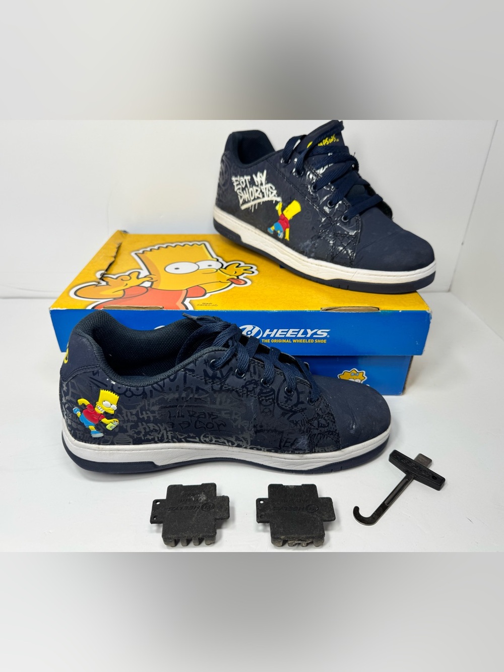Heelys men’s size 10 Navy Bart Simpson Skate “Eat my shorts” Shoes with Graphic